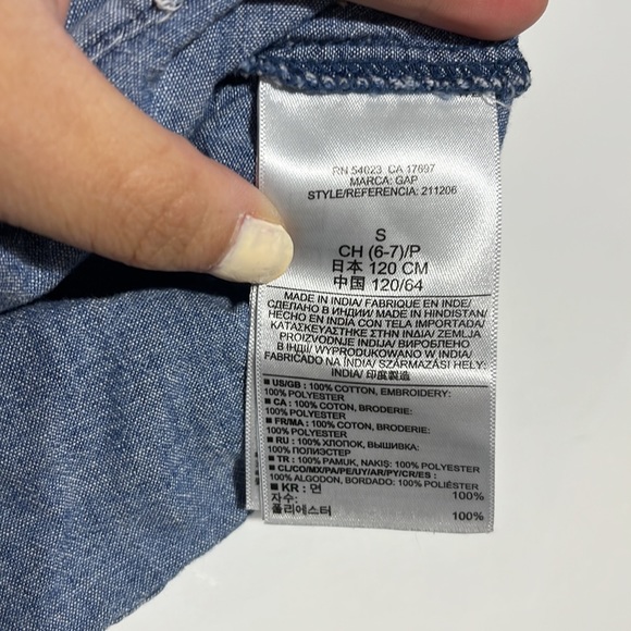 GAP Kid’s Blue Cream Embroidered Floral Stitch Shirt Size Small - Picture 6 of 7